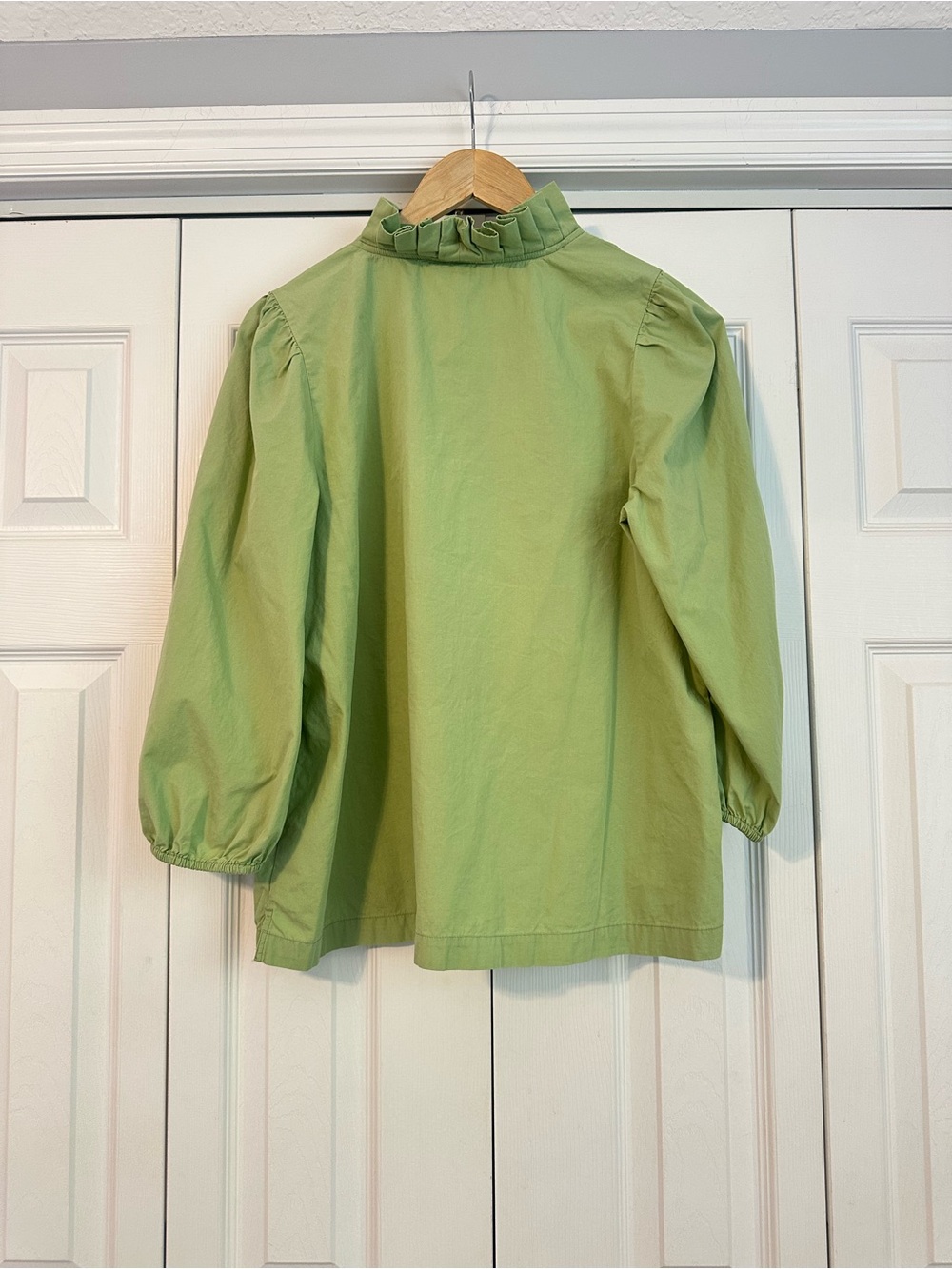 100% Cotton crown & ivy Sage Green Ruffle V-Neck Blouse - Picture 4 of 5